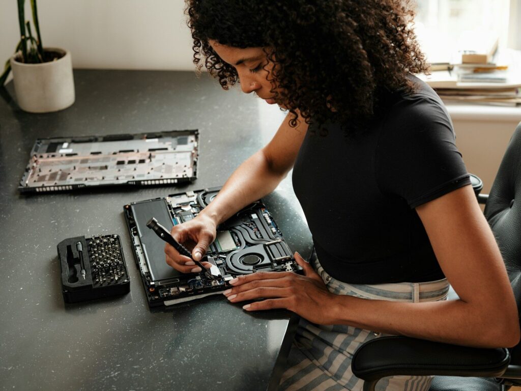 Amélioration d’un ordinateur portable avec un SSD ou de la mémoire RAM
